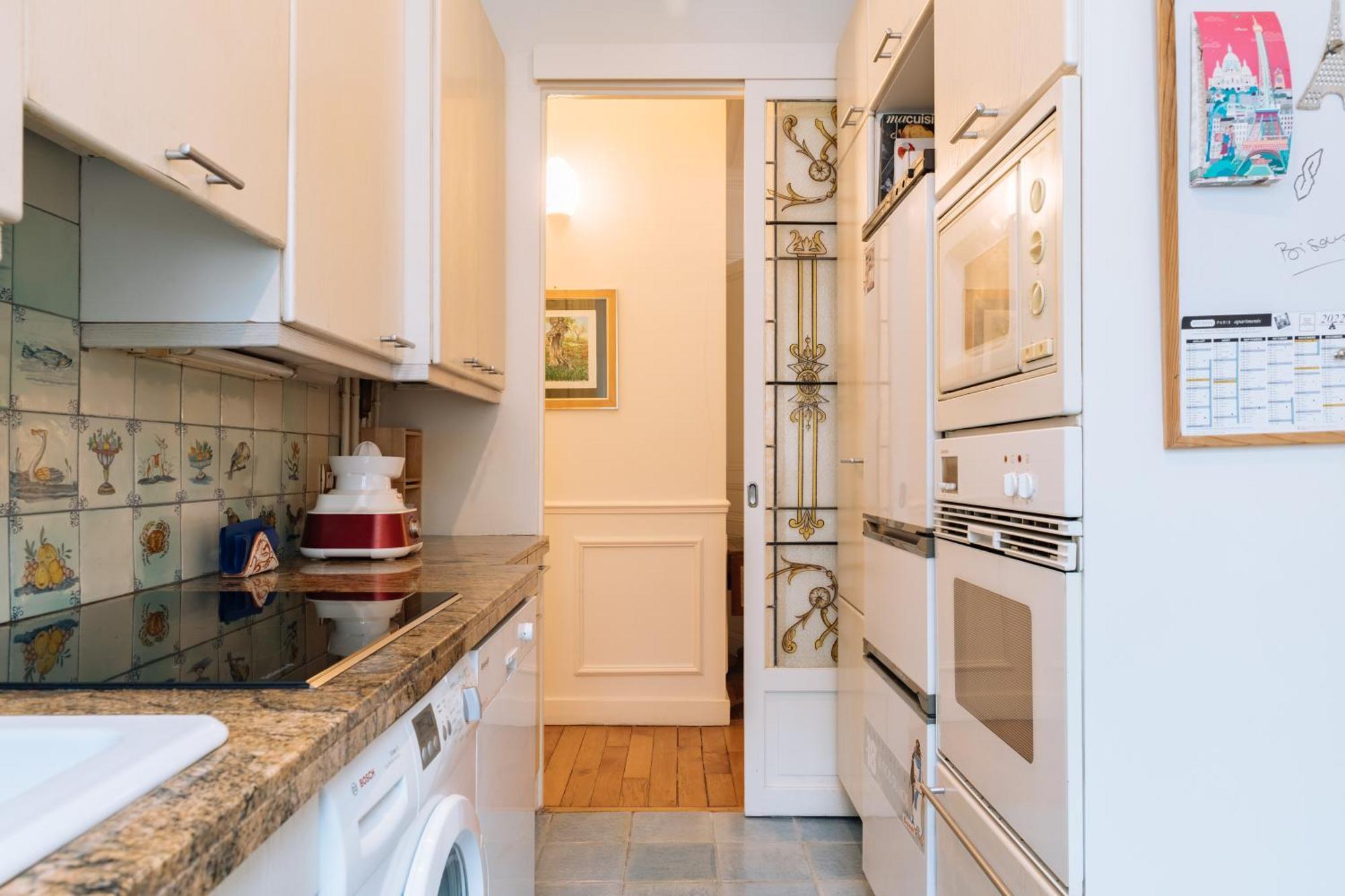 Stylishly Decorated 2bd Montmatre! Appartamento